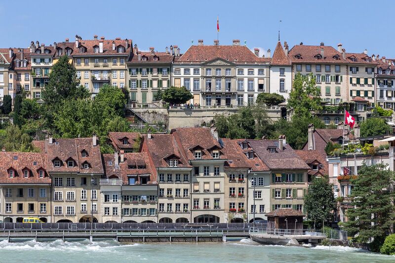 Aareschwelle und Altstadt mit Erlacherhof Bern